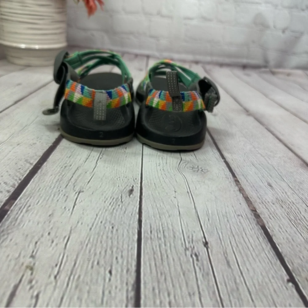 chaco bright geometric design strappy Sandals outdoor gorpcore sz kids 2
